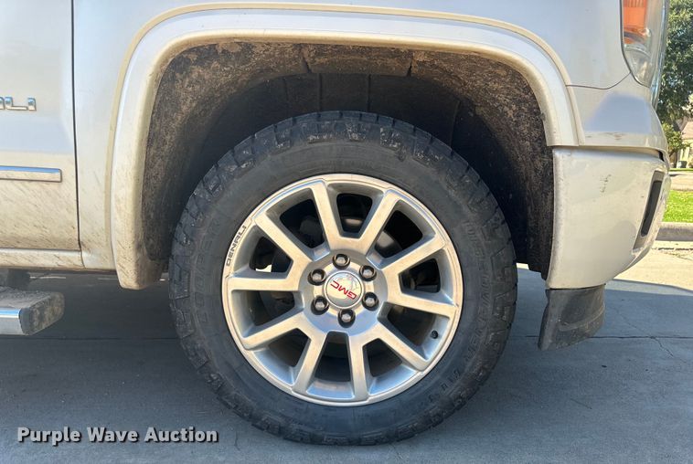 image for item OC9495 2015 GMC  Sierra 1500 Denali  Crew Cab pickup truck