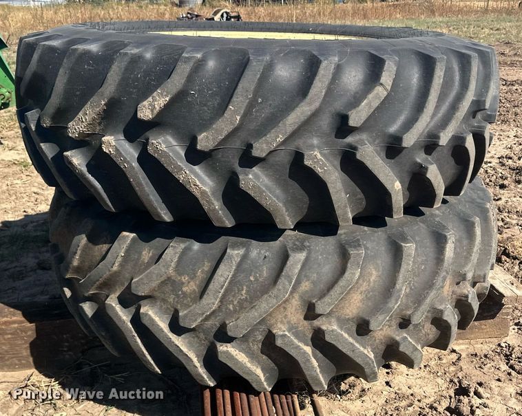 image for item OC9523 1977 John Deere 4630  tractor