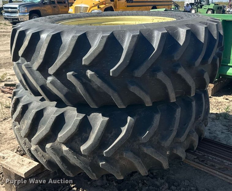 image for item OC9523 1977 John Deere 4630  tractor