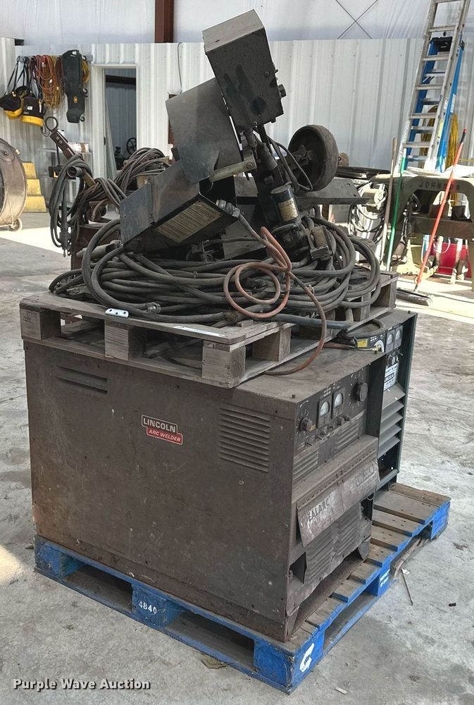 image for item OF9021 (2) Lincoln welders