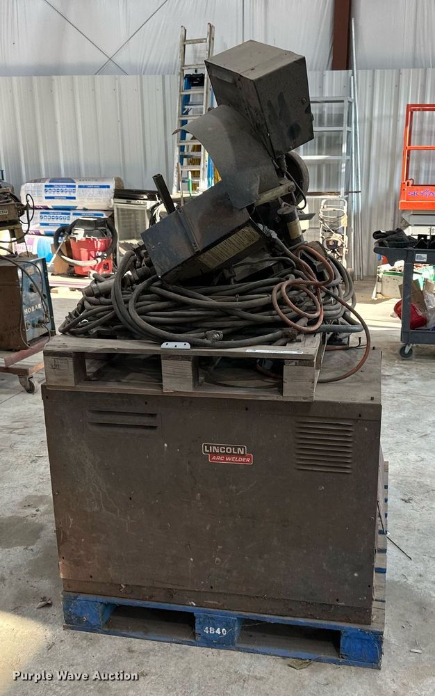 image for item OF9021 (2) Lincoln welders