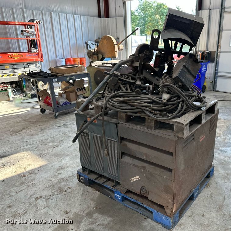 image for item OF9021 (2) Lincoln welders