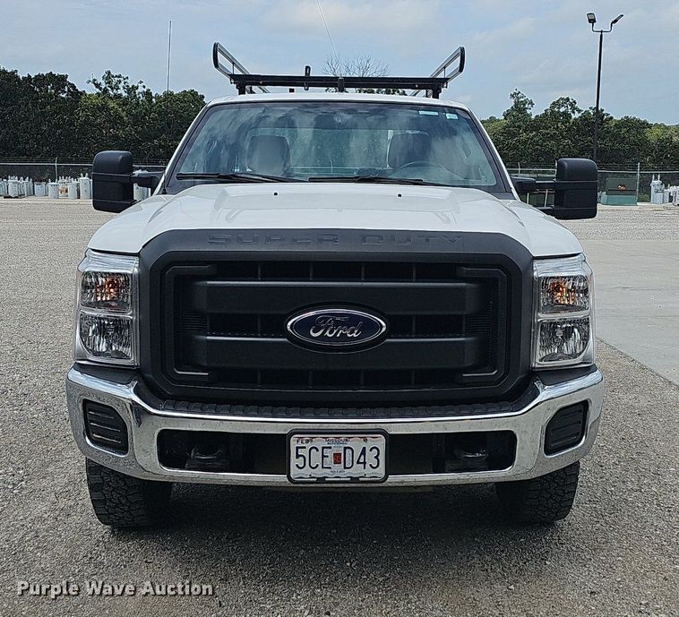 image for item OG9328 2016 Ford F250  Super Duty SuperCab utility bed pickup truck