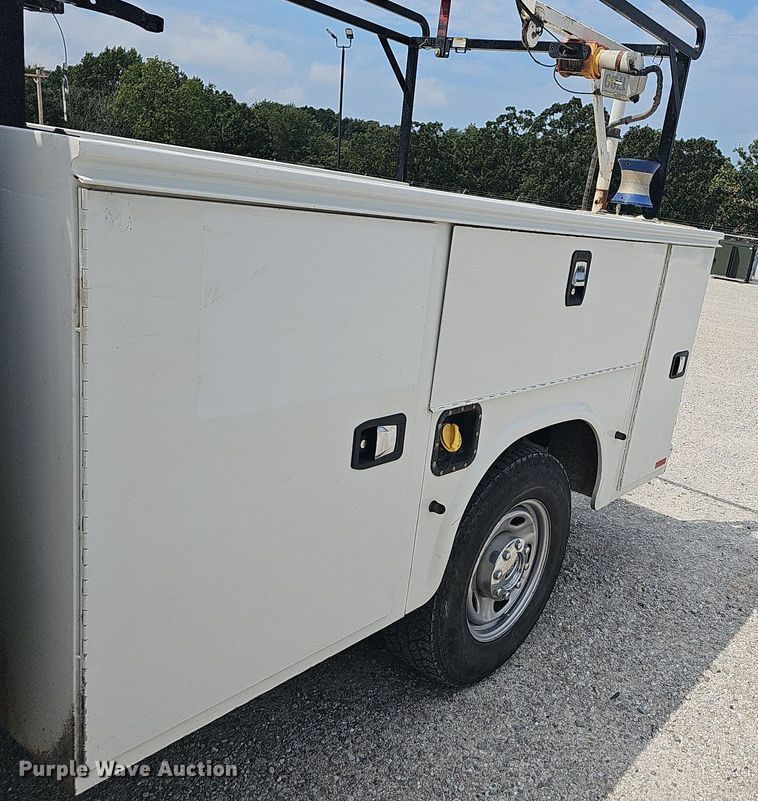 image for item OG9328 2016 Ford F250  Super Duty SuperCab utility bed pickup truck