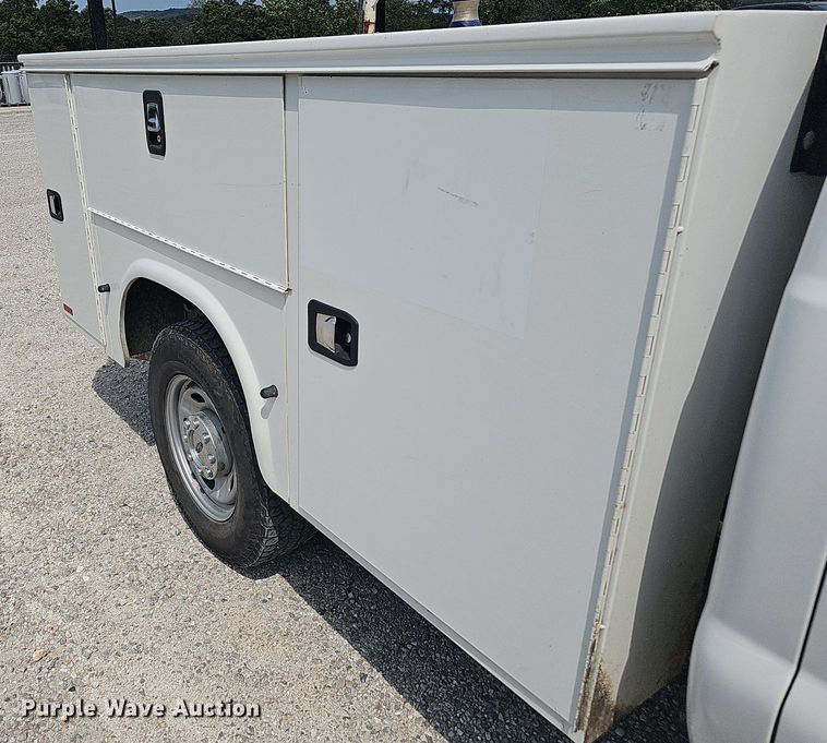 image for item OG9328 2016 Ford F250  Super Duty SuperCab utility bed pickup truck