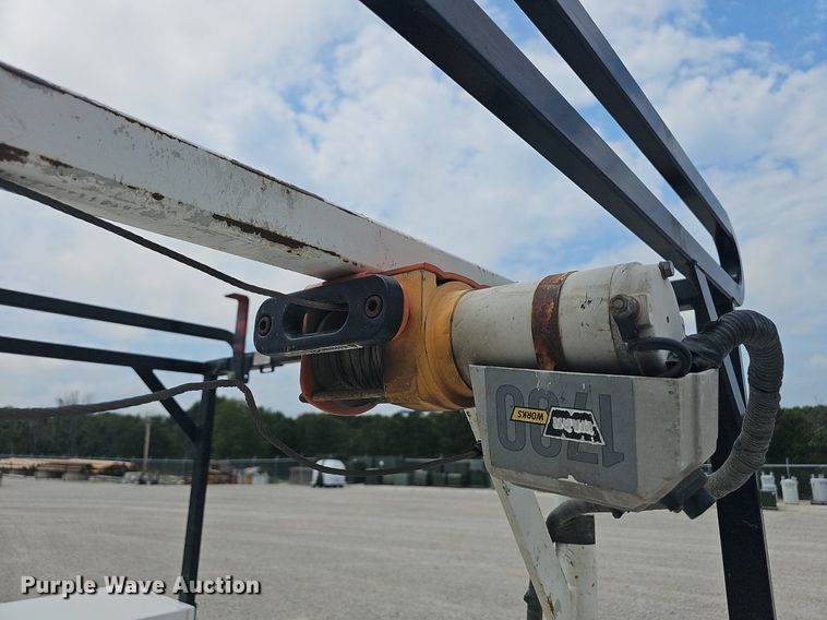 image for item OG9328 2016 Ford F250  Super Duty SuperCab utility bed pickup truck