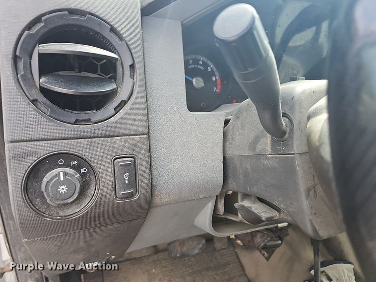 image for item OG9328 2016 Ford F250  Super Duty SuperCab utility bed pickup truck