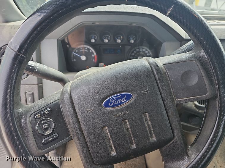 image for item OG9328 2016 Ford F250  Super Duty SuperCab utility bed pickup truck