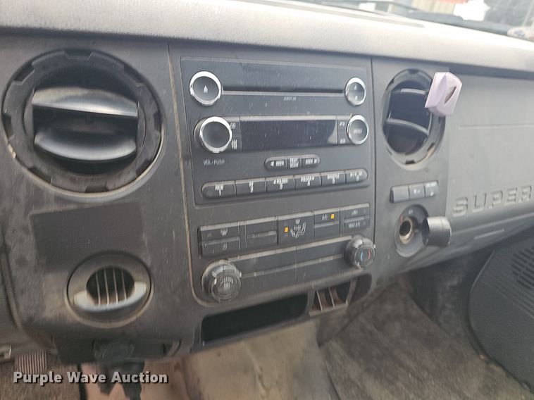 image for item OG9328 2016 Ford F250  Super Duty SuperCab utility bed pickup truck