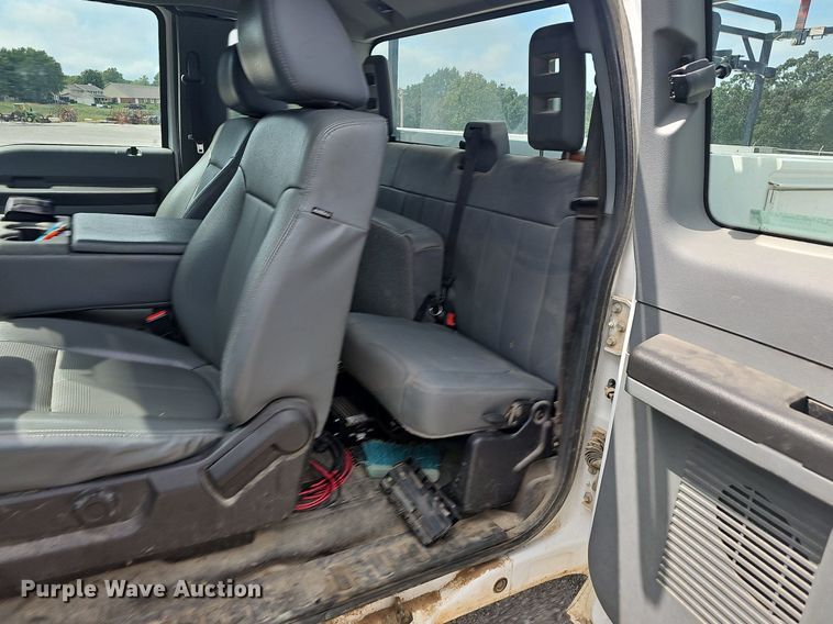 image for item OG9328 2016 Ford F250  Super Duty SuperCab utility bed pickup truck