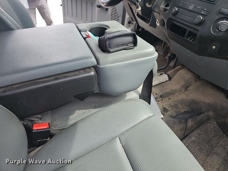 image for item OG9328 2016 Ford F250  Super Duty SuperCab utility bed pickup truck