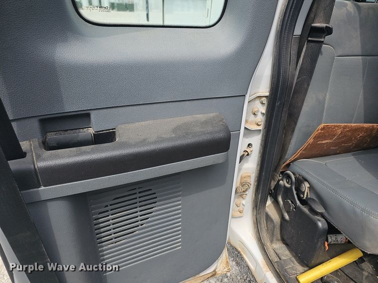 image for item OG9328 2016 Ford F250  Super Duty SuperCab utility bed pickup truck