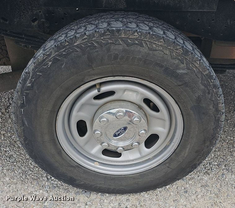 image for item OG9328 2016 Ford F250  Super Duty SuperCab utility bed pickup truck