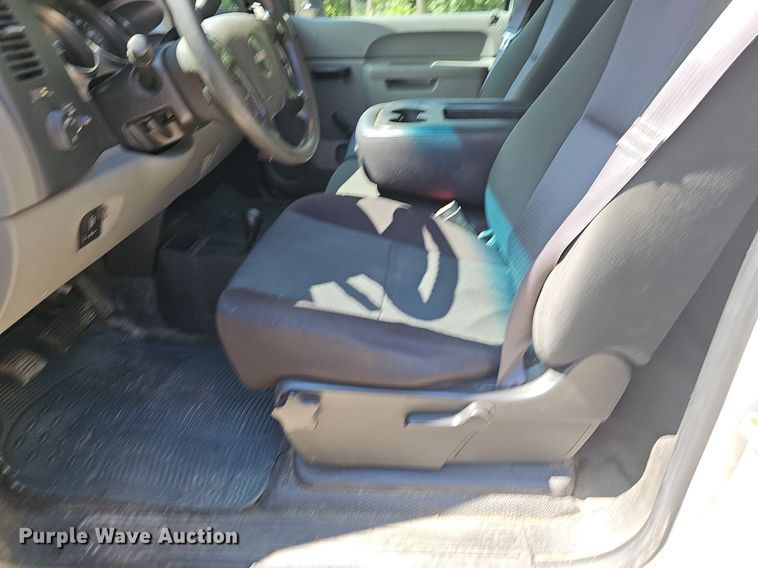 image for item OG9404 2013 GMC Sierra 2500HD  pickup truck