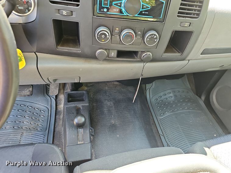 image for item OG9404 2013 GMC Sierra 2500HD  pickup truck