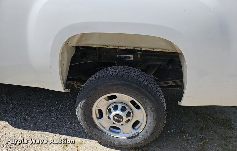 image for item OG9404 2013 GMC Sierra 2500HD  pickup truck