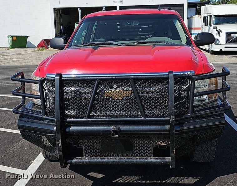 image for item OG9415 2014 Chevrolet 2500HD  Crew Cab flatbed pickup truck