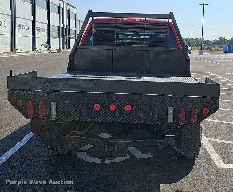 image for item OG9415 2014 Chevrolet 2500HD  Crew Cab flatbed pickup truck