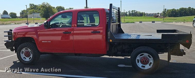 image for item OG9415 2014 Chevrolet 2500HD  Crew Cab flatbed pickup truck