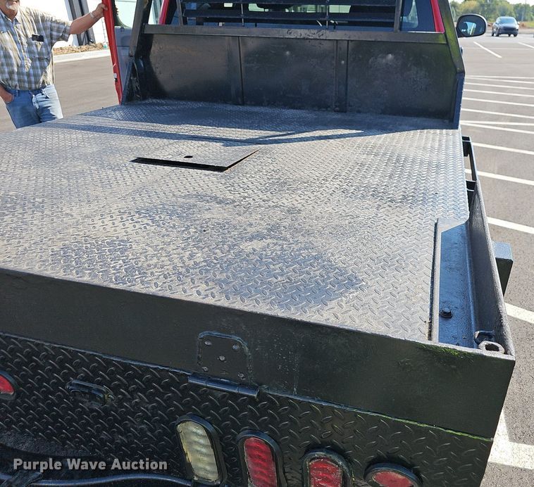 image for item OG9415 2014 Chevrolet 2500HD  Crew Cab flatbed pickup truck