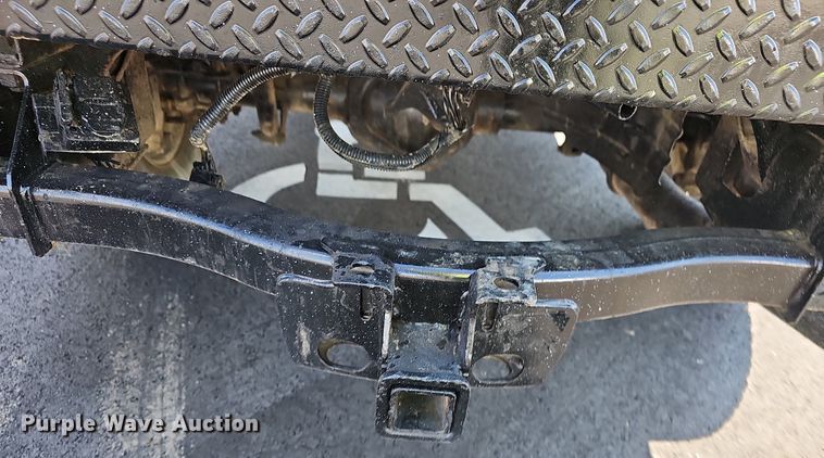 image for item OG9415 2014 Chevrolet 2500HD  Crew Cab flatbed pickup truck