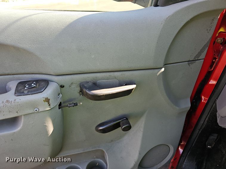 image for item OG9415 2014 Chevrolet 2500HD  Crew Cab flatbed pickup truck