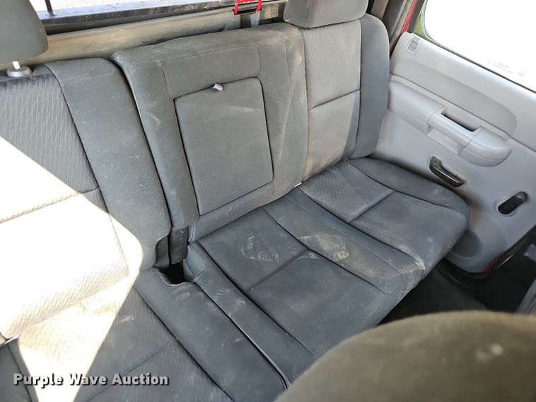 image for item OG9415 2014 Chevrolet 2500HD  Crew Cab flatbed pickup truck