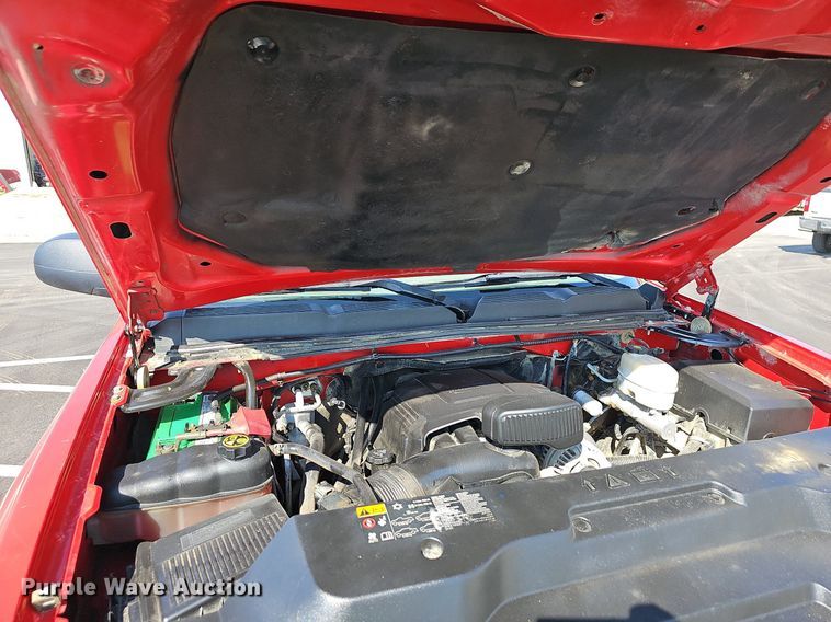 image for item OG9415 2014 Chevrolet 2500HD  Crew Cab flatbed pickup truck