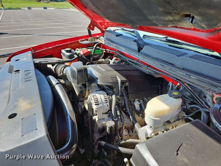 image for item OG9415 2014 Chevrolet 2500HD  Crew Cab flatbed pickup truck