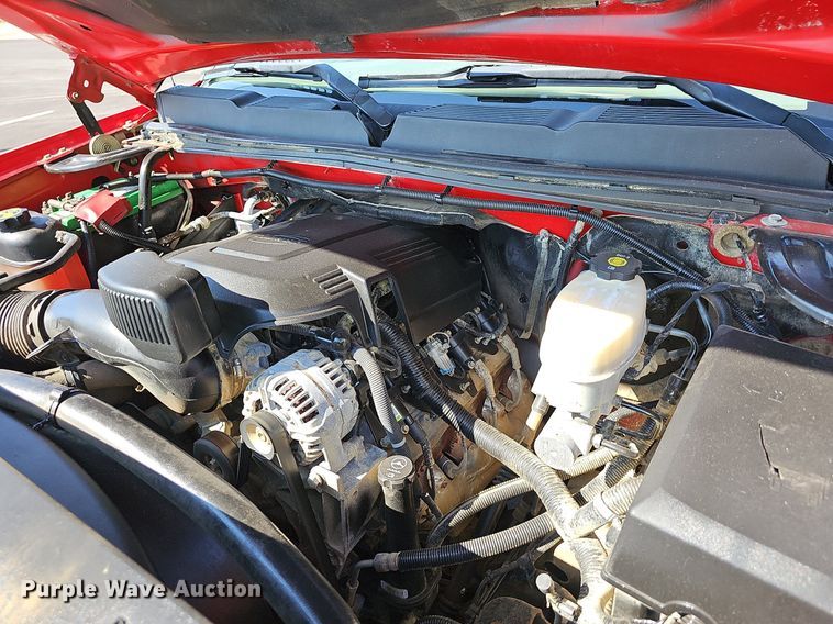 image for item OG9415 2014 Chevrolet 2500HD  Crew Cab flatbed pickup truck