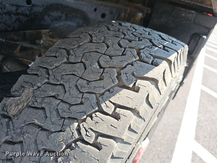 image for item OG9415 2014 Chevrolet 2500HD  Crew Cab flatbed pickup truck