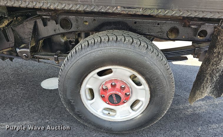 image for item OG9415 2014 Chevrolet 2500HD  Crew Cab flatbed pickup truck