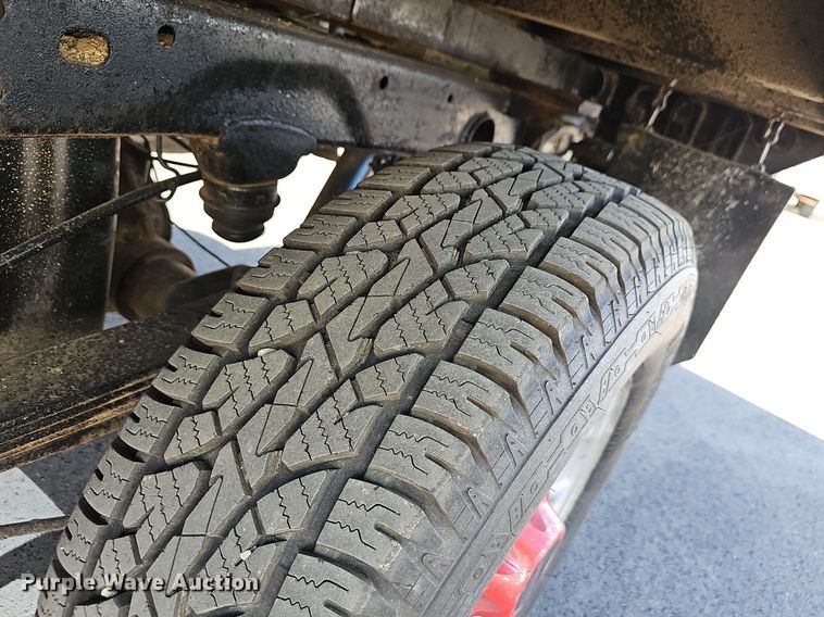 image for item OG9415 2014 Chevrolet 2500HD  Crew Cab flatbed pickup truck