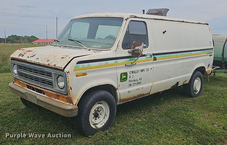 image for item OG9418 1977 Ford  van