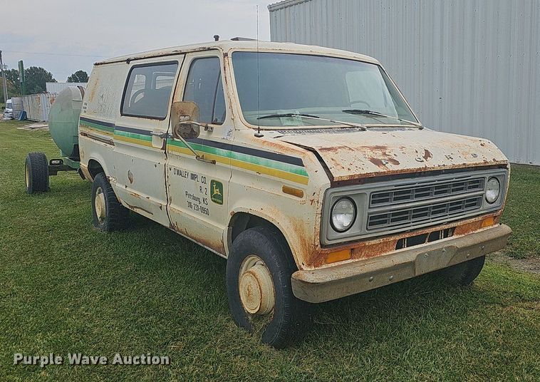 image for item OG9418 1977 Ford  van