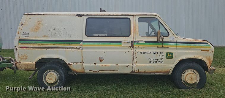 image for item OG9418 1977 Ford  van