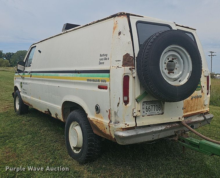 image for item OG9418 1977 Ford  van