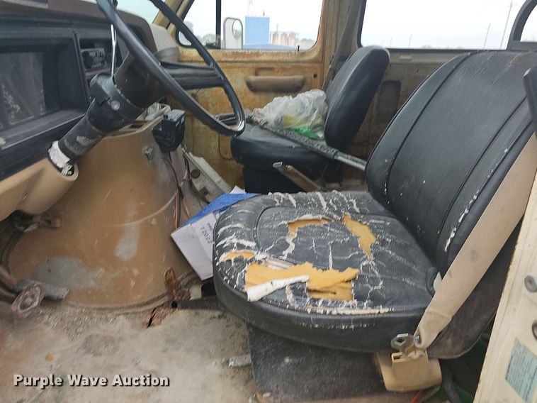 image for item OG9418 1977 Ford  van