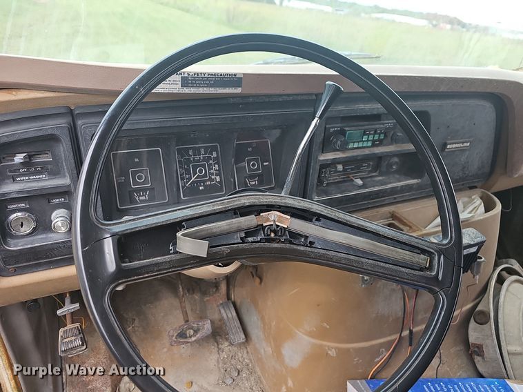 image for item OG9418 1977 Ford  van