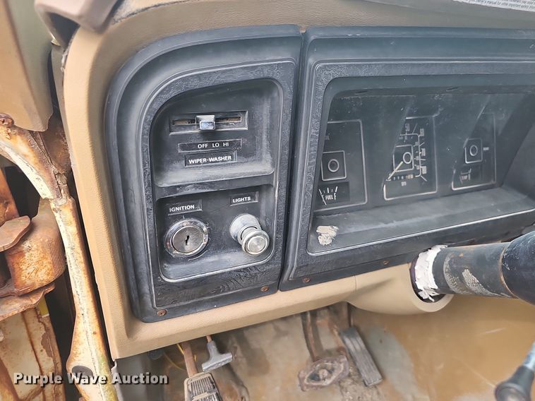 image for item OG9418 1977 Ford  van