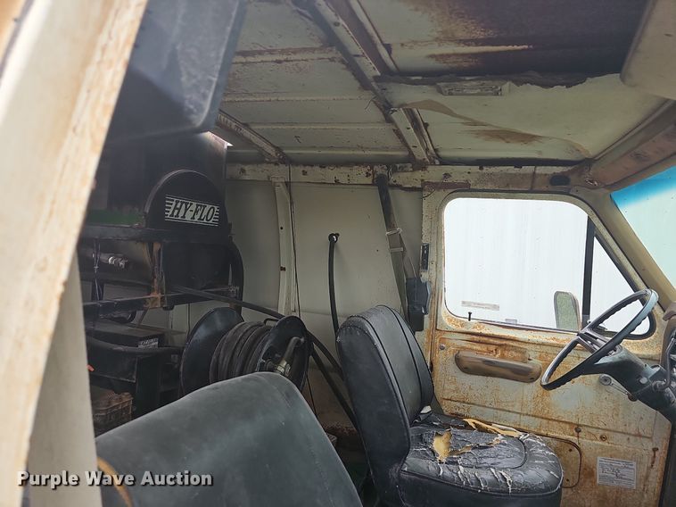 image for item OG9418 1977 Ford  van