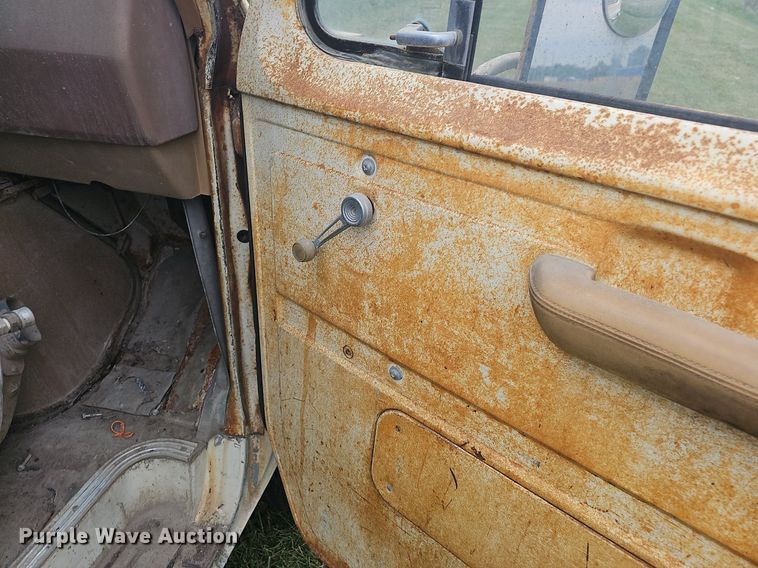 image for item OG9418 1977 Ford  van