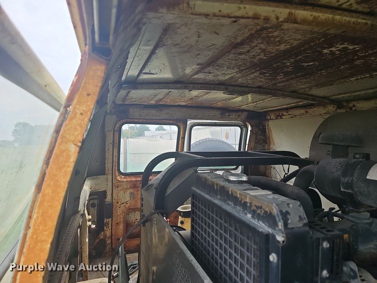 image for item OG9418 1977 Ford  van