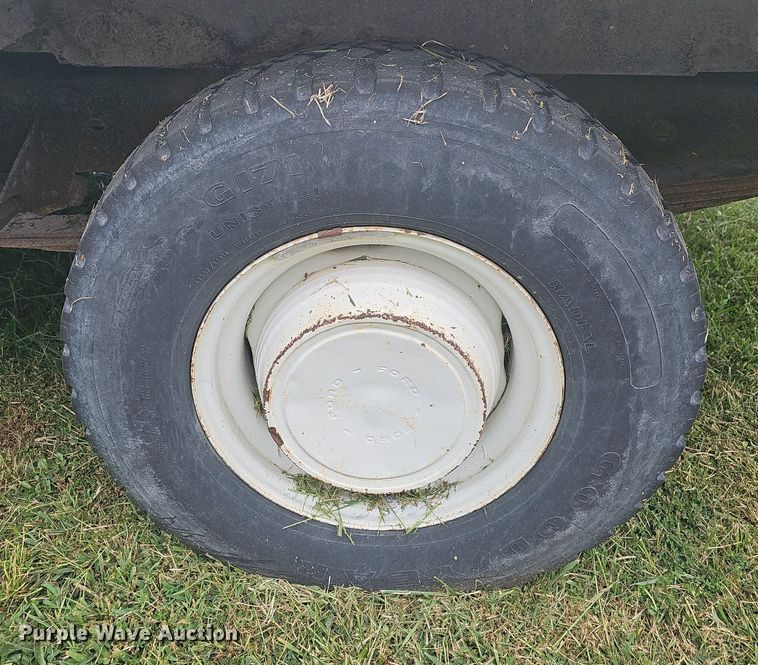 image for item OG9418 1977 Ford  van