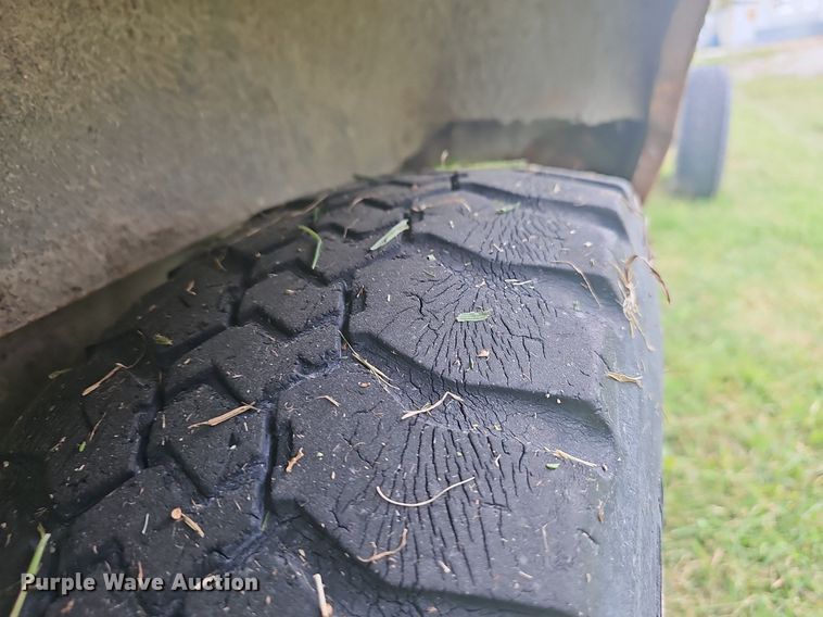 image for item OG9418 1977 Ford  van