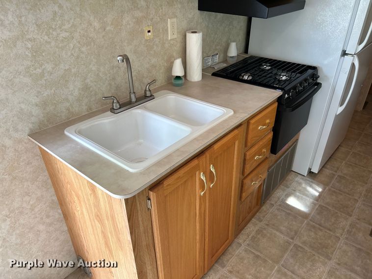 image for item OK9666 2006 Monaco Coach Holiday Rambler  camper