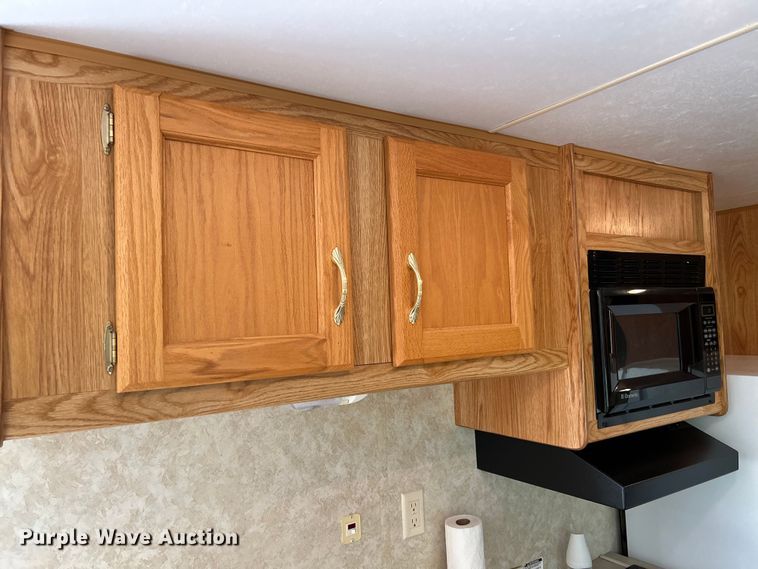 image for item OK9666 2006 Monaco Coach Holiday Rambler  camper