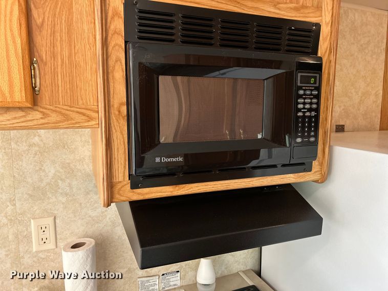 image for item OK9666 2006 Monaco Coach Holiday Rambler  camper