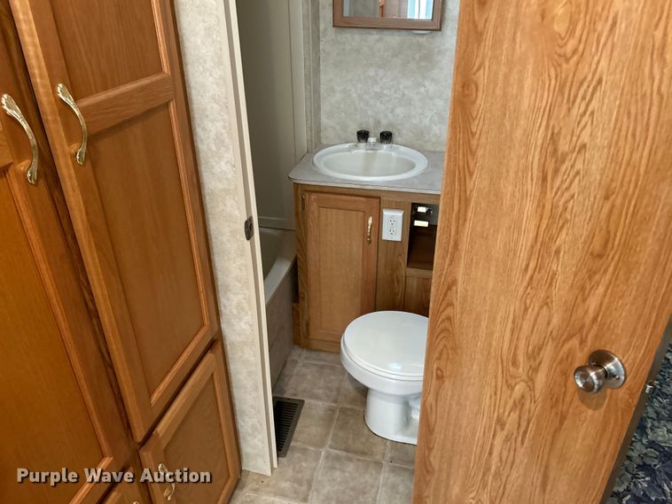 image for item OK9666 2006 Monaco Coach Holiday Rambler  camper