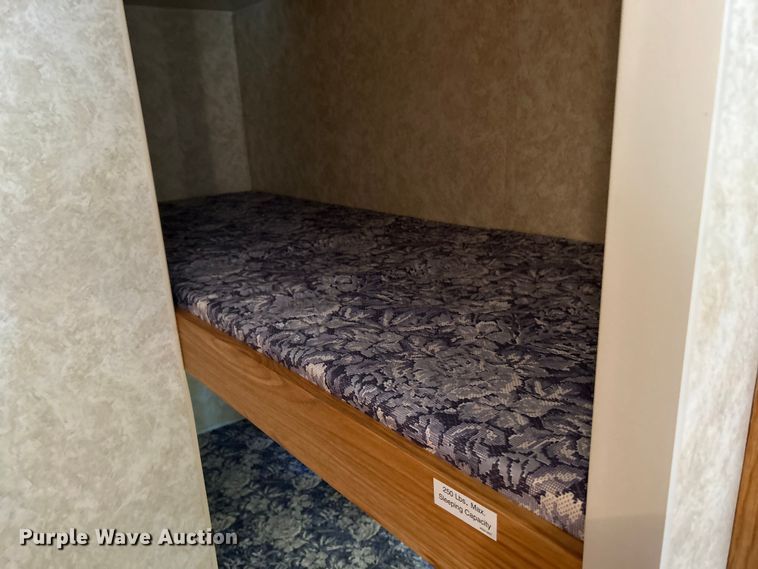 image for item OK9666 2006 Monaco Coach Holiday Rambler  camper